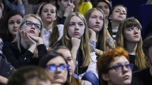 За 35 — молодой опять: В России могут повысить возраст молодежи — зачем