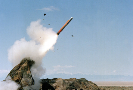 «Опасная орбита Китая»: Генерал Флинн рассказал, что США намерены разместить в Азии ракеты средней дальности