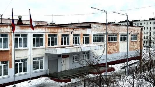 Школу в Заполярном отремонтируют до конца лета
